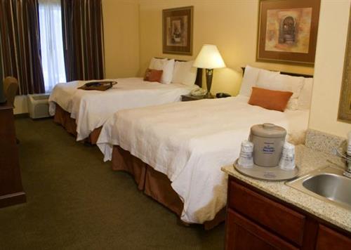 Queen/Queen Guest Room Queen/Queen Guest Room